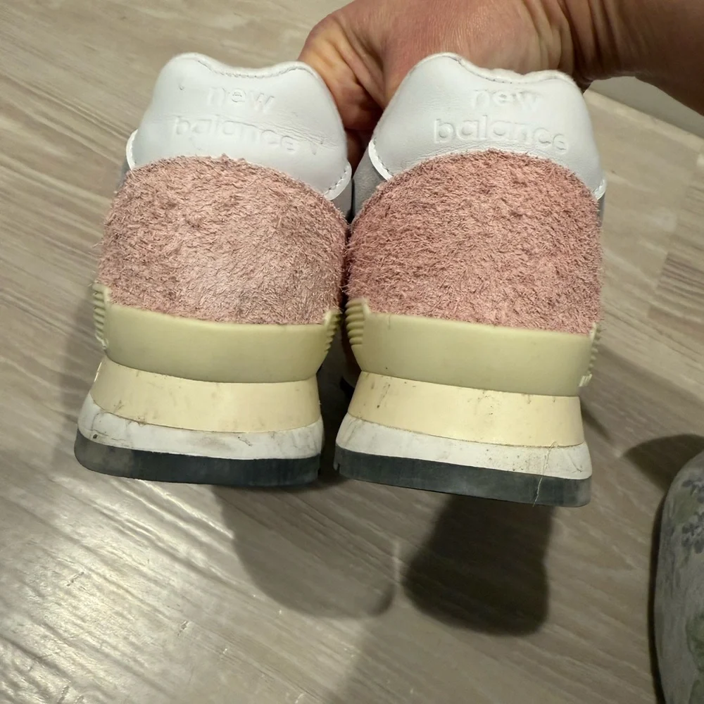 NEARLY NEW New Balance 996 (MADE IN USA) - Picture 5 of 6